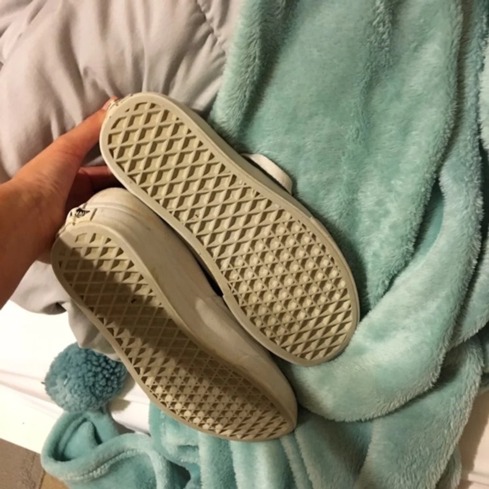 Vans - Picture 2 of 3